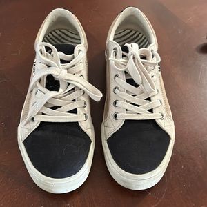Taos Plim Soul sz 9 1/2 sneaker